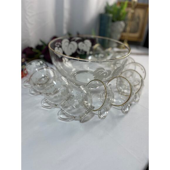 Vintage Anchor Hocking Punch Bowl Set with 12 Cups - Gold Rim and Grape Leaves - Picture 9 of 13